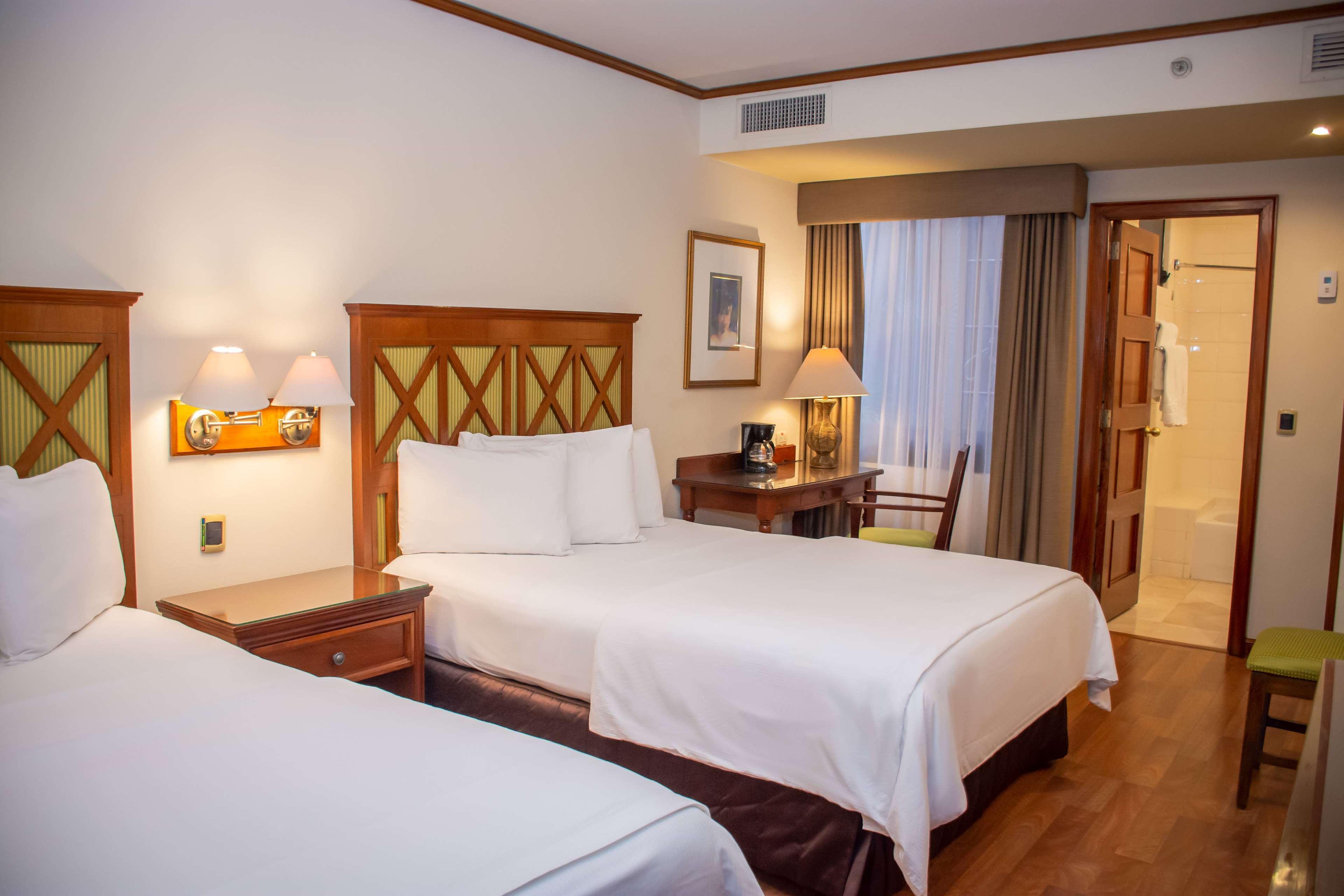 Best Western Plus Hotel Stofella Guatemala City Bagian luar foto