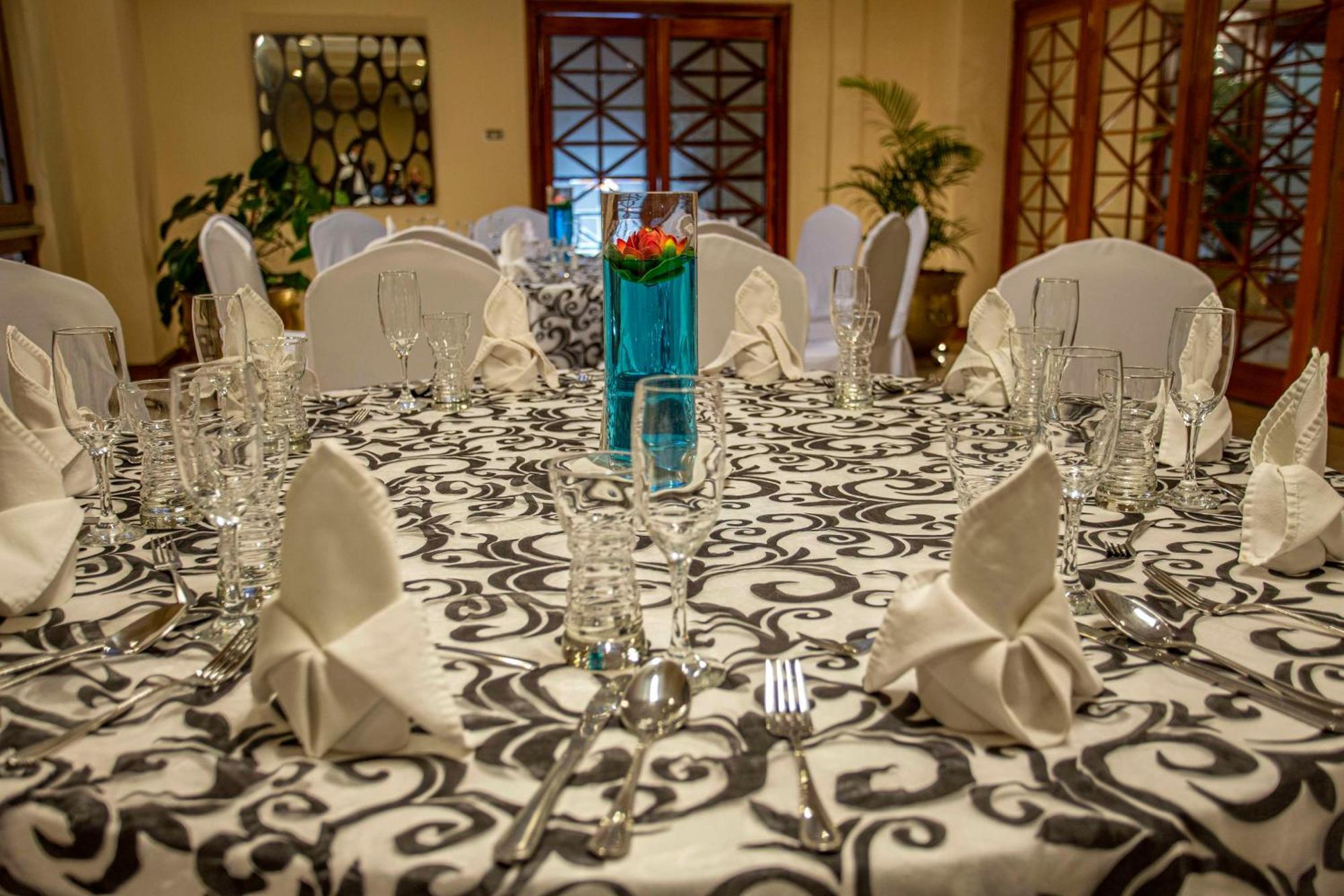 Best Western Plus Hotel Stofella Guatemala City Bagian luar foto